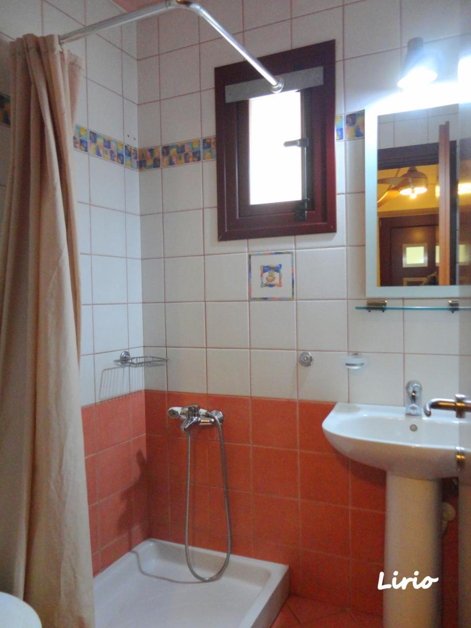 Lirio Guest House Makrakomi Экстерьер фото